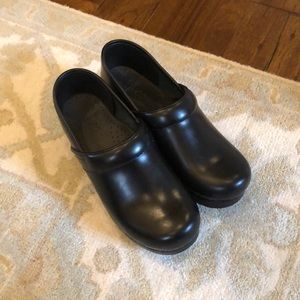 Dansko nursing shoes